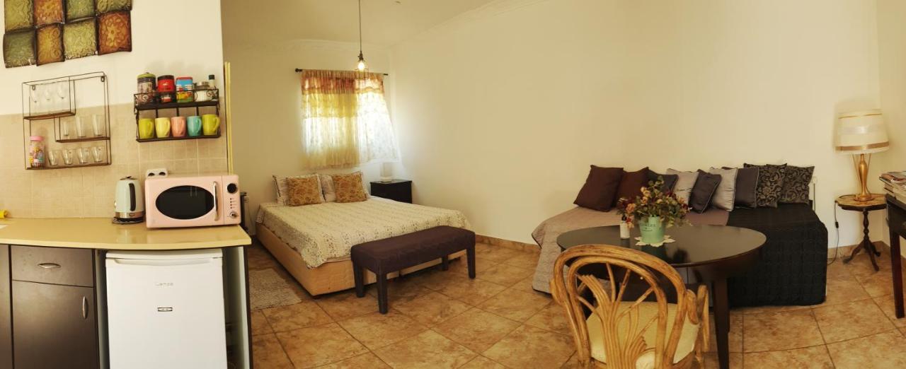 Villa Martini Dead Sea Neve Zohar Esterno foto